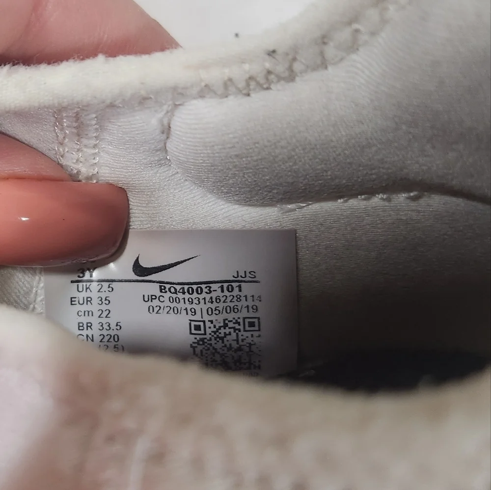 Nike Kids White and Pink Sneakers with Blue Details